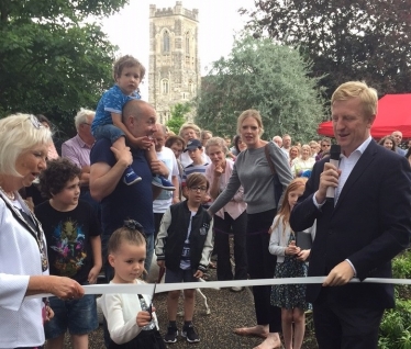 Oliver Dowden MP re-opening Mary Forsdyke Gardens